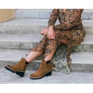 Dolce Vita Huey H2O Pull-On Waterproof Suede/Elastic Bootie Size 8.5